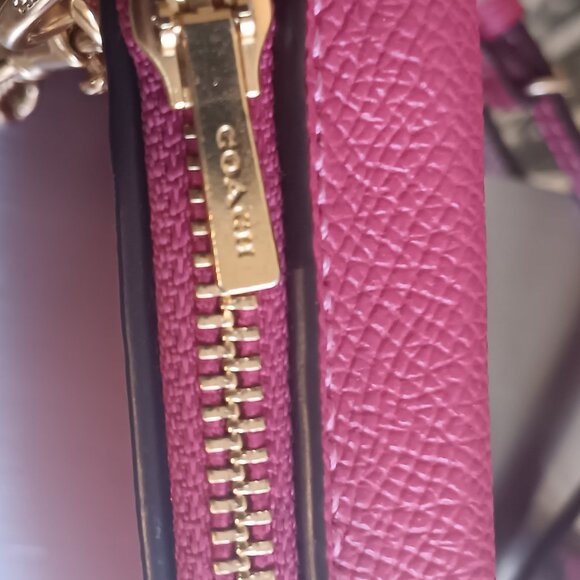 Coach 2021 Leather Phone Crossbody, EUC - Picture 5 of 7